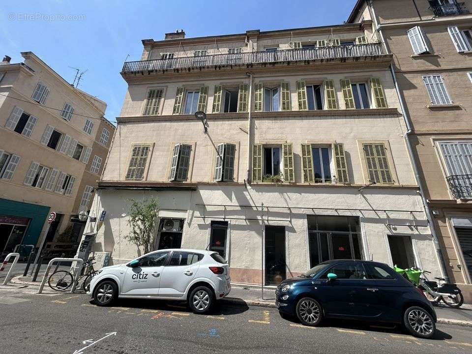 Appartement à MARSEILLE-1E