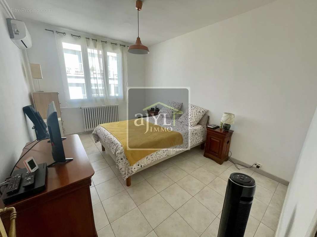 Appartement à MARSEILLE-4E