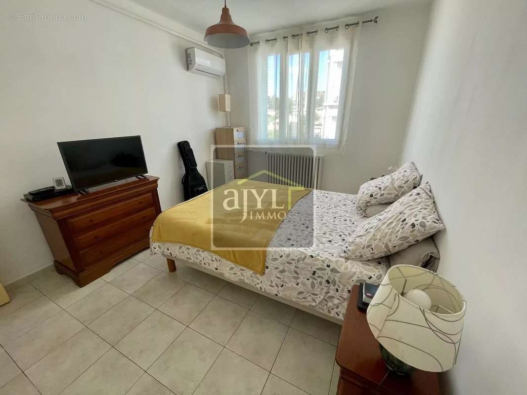 Appartement à MARSEILLE-4E