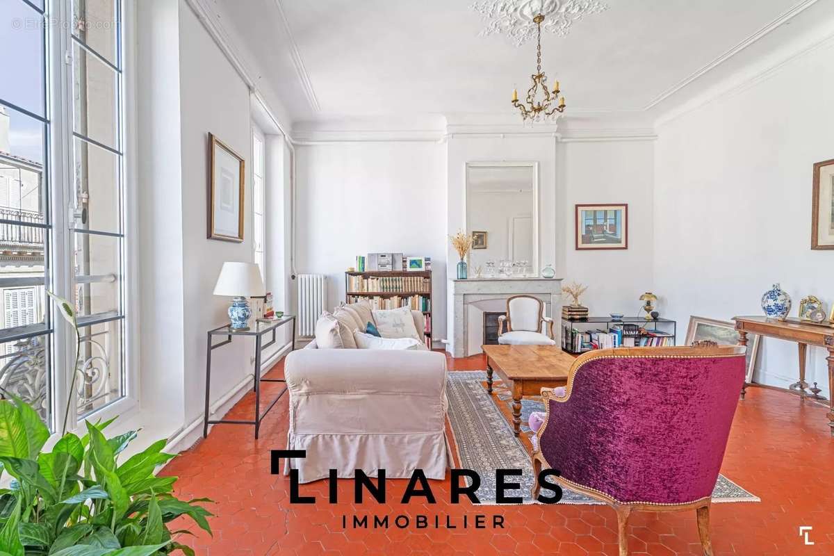 Appartement à MARSEILLE-6E