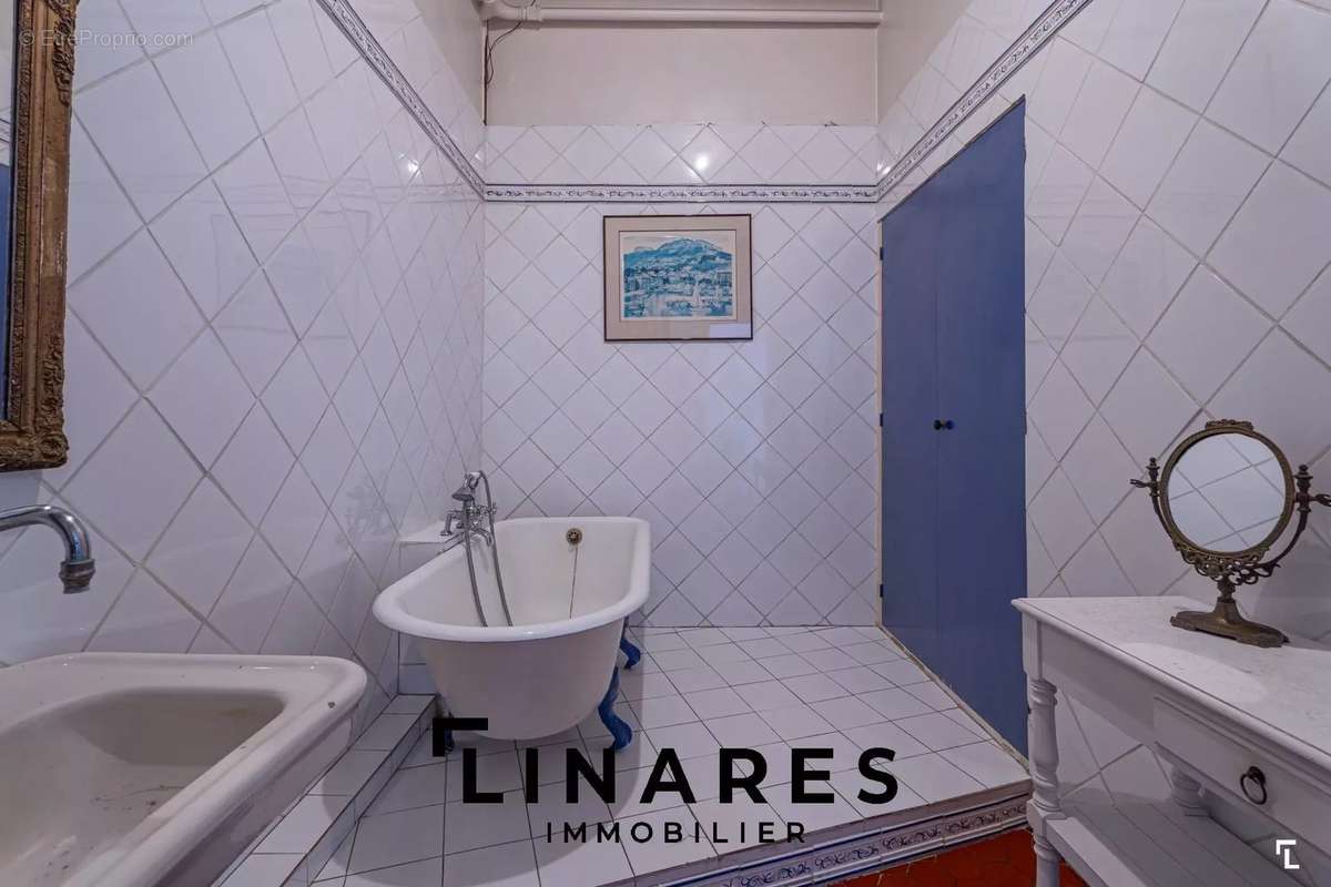 Appartement à MARSEILLE-6E