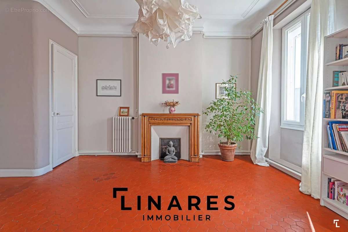 Appartement à MARSEILLE-6E