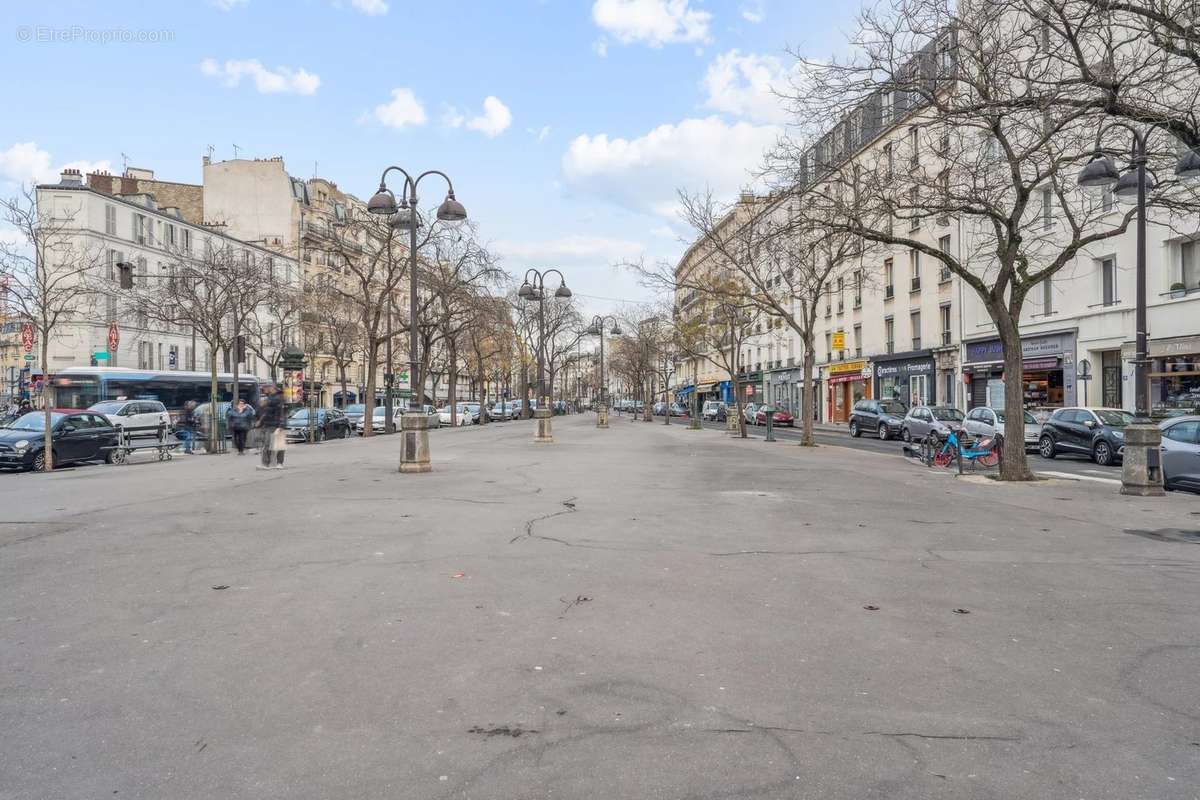 Appartement à PARIS-16E