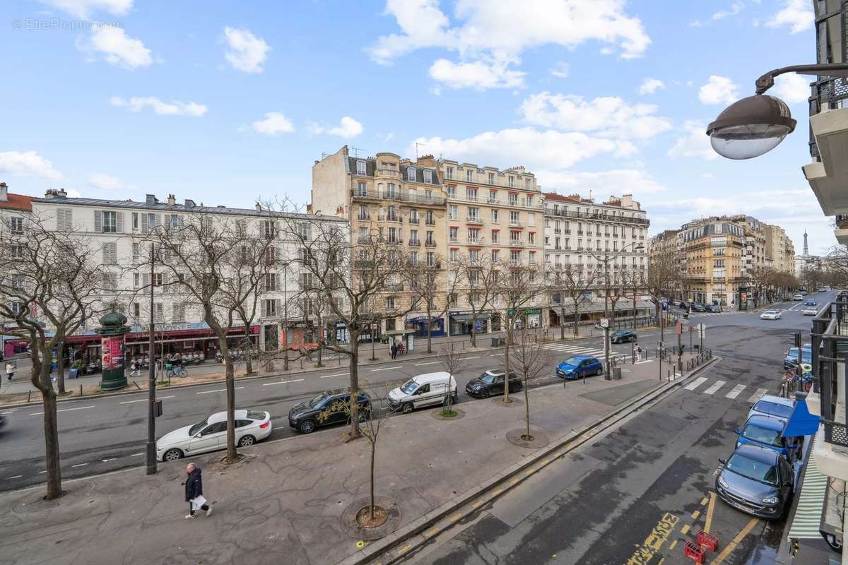 Appartement à PARIS-16E