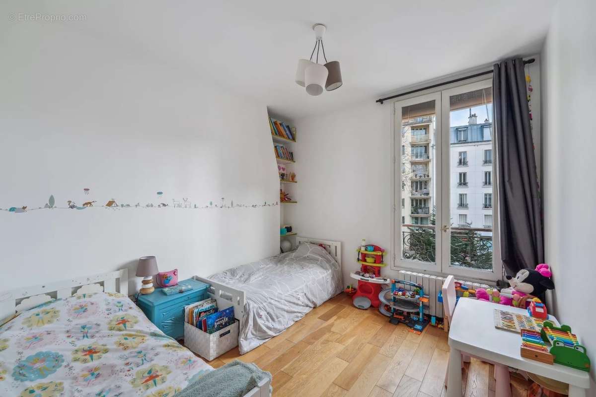 Appartement à PARIS-16E