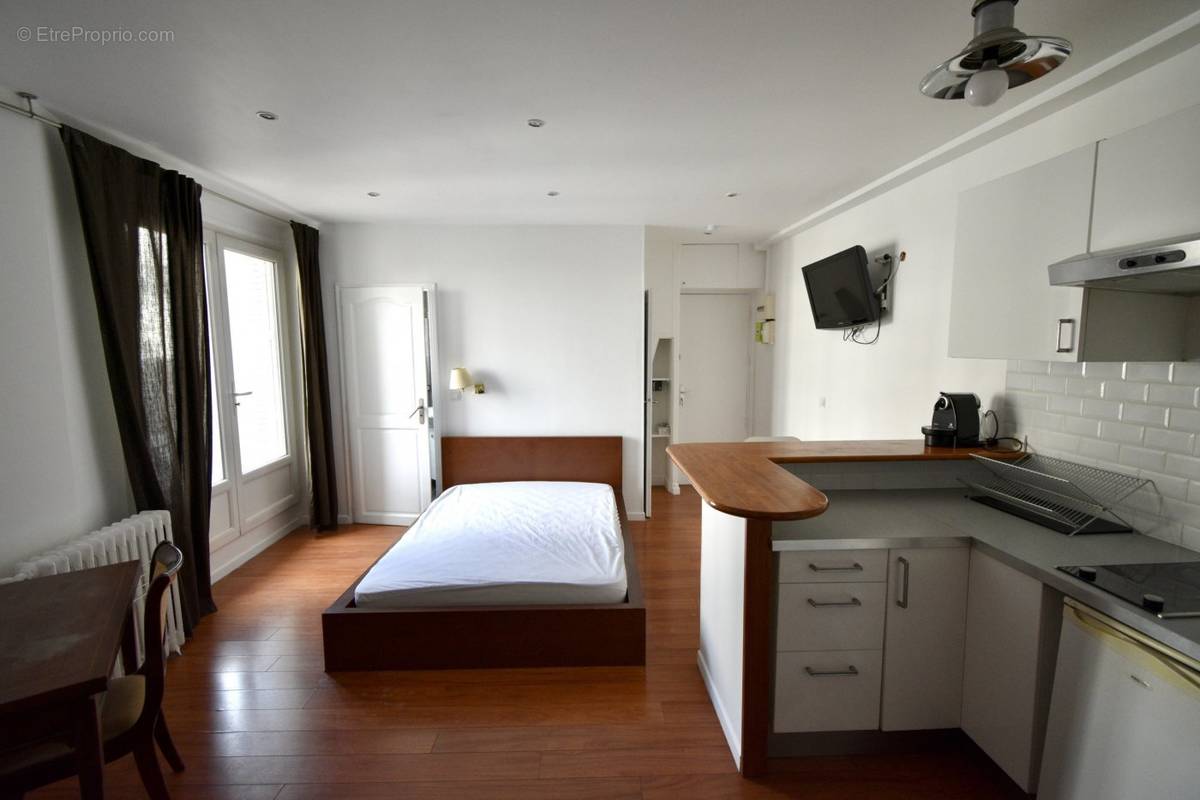 Appartement à PARIS-10E