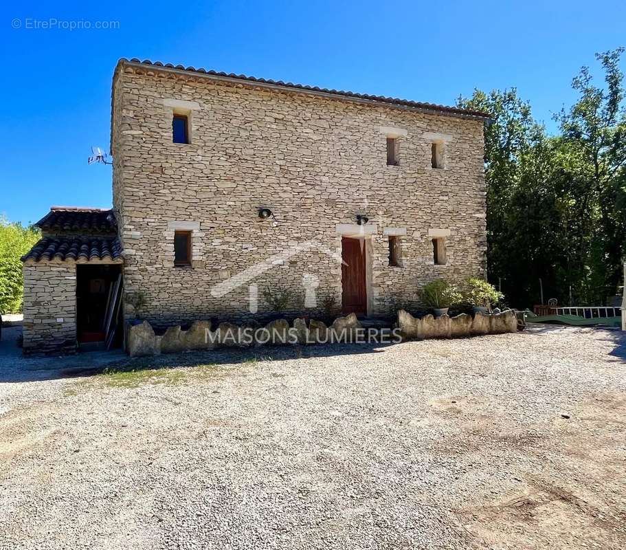 Maison à GORDES