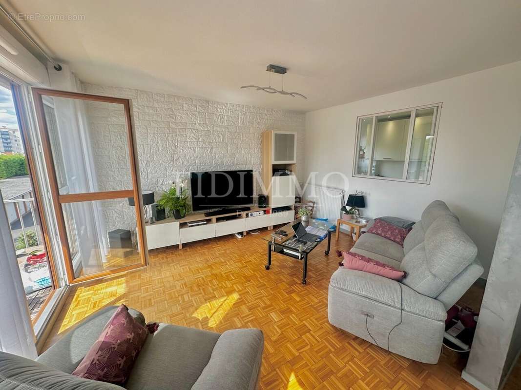 Appartement à CHENNEVIERES-SUR-MARNE