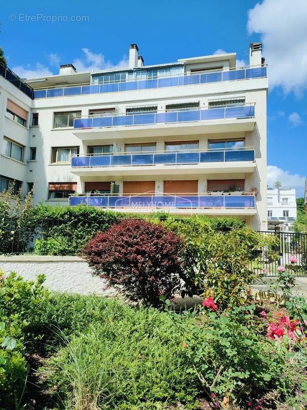 Appartement à SURESNES