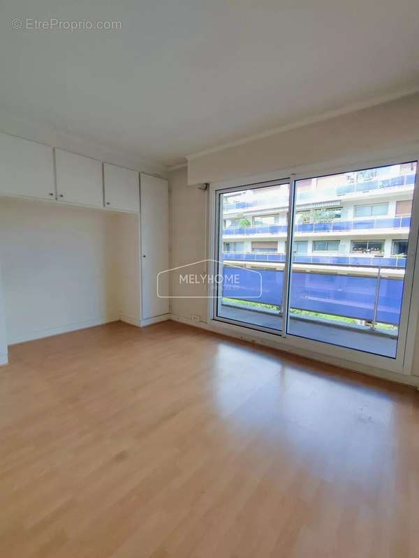 Appartement à SURESNES