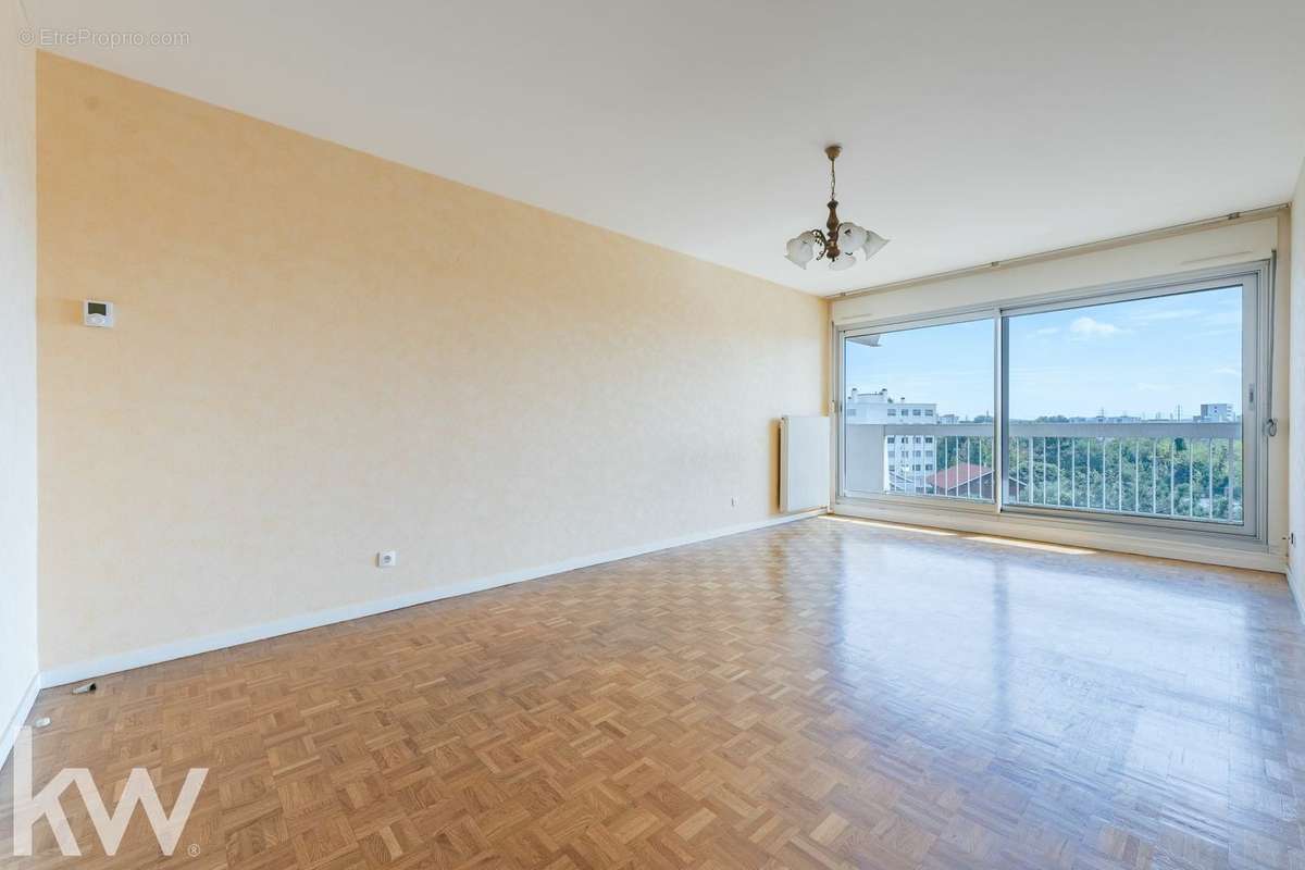 Appartement à LYON-8E