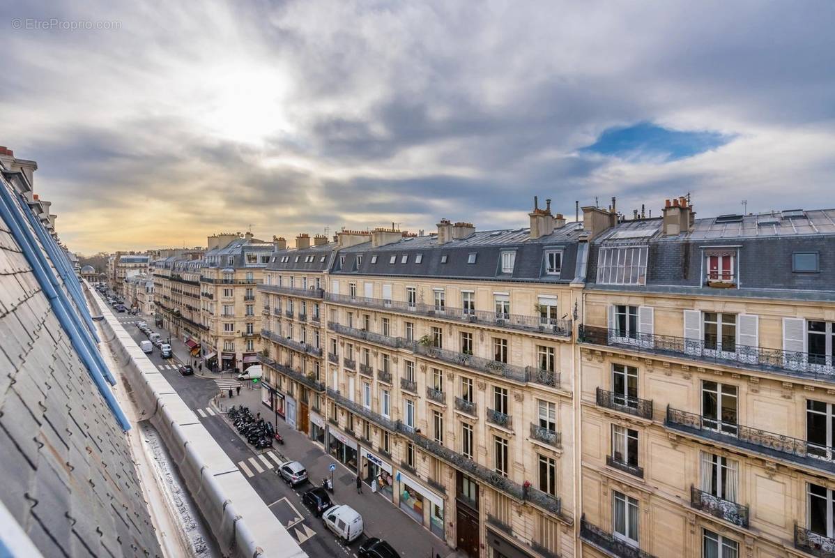 Appartement à PARIS-17E