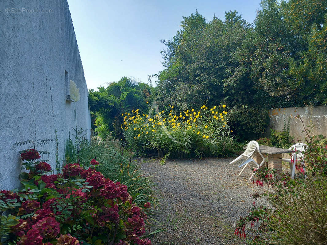 Maison à LANDEVIEILLE