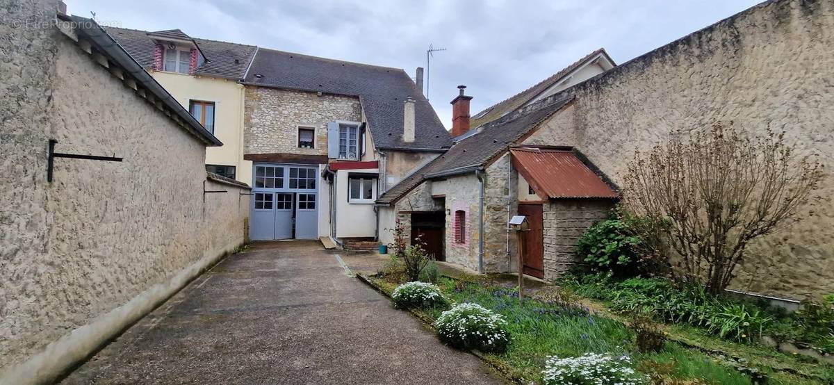 Maison à MORET-SUR-LOING