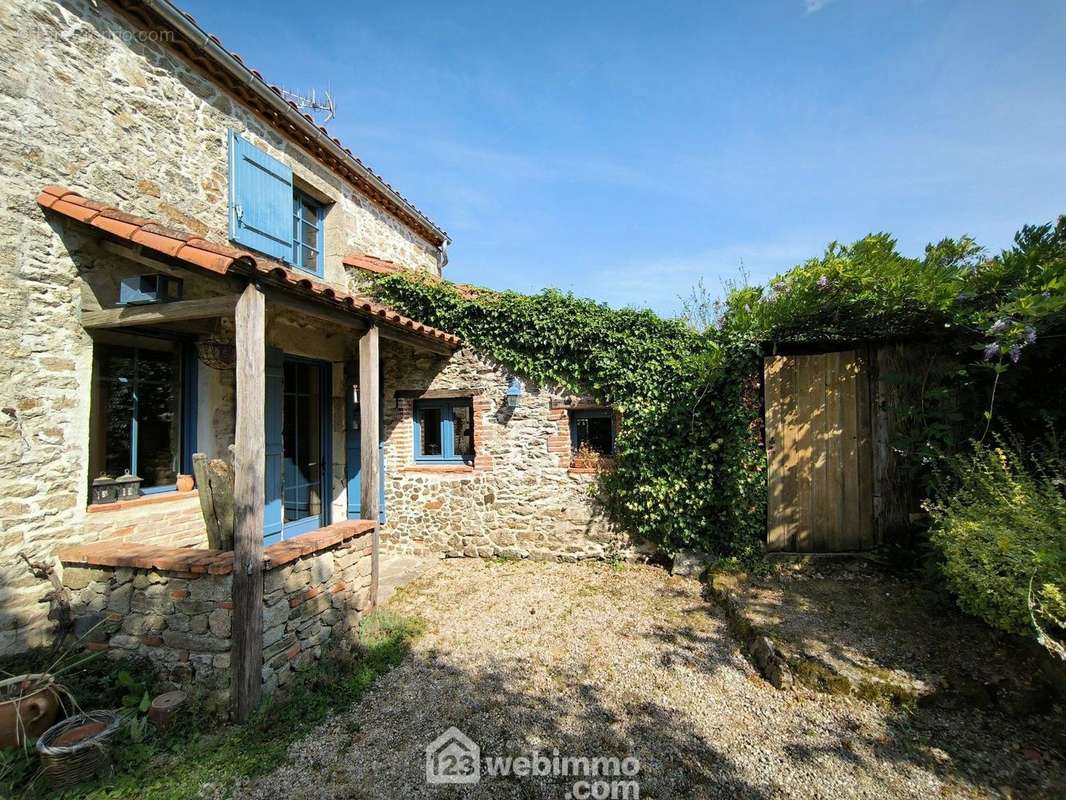 En campagne à la ville - Maison à LES HERBIERS