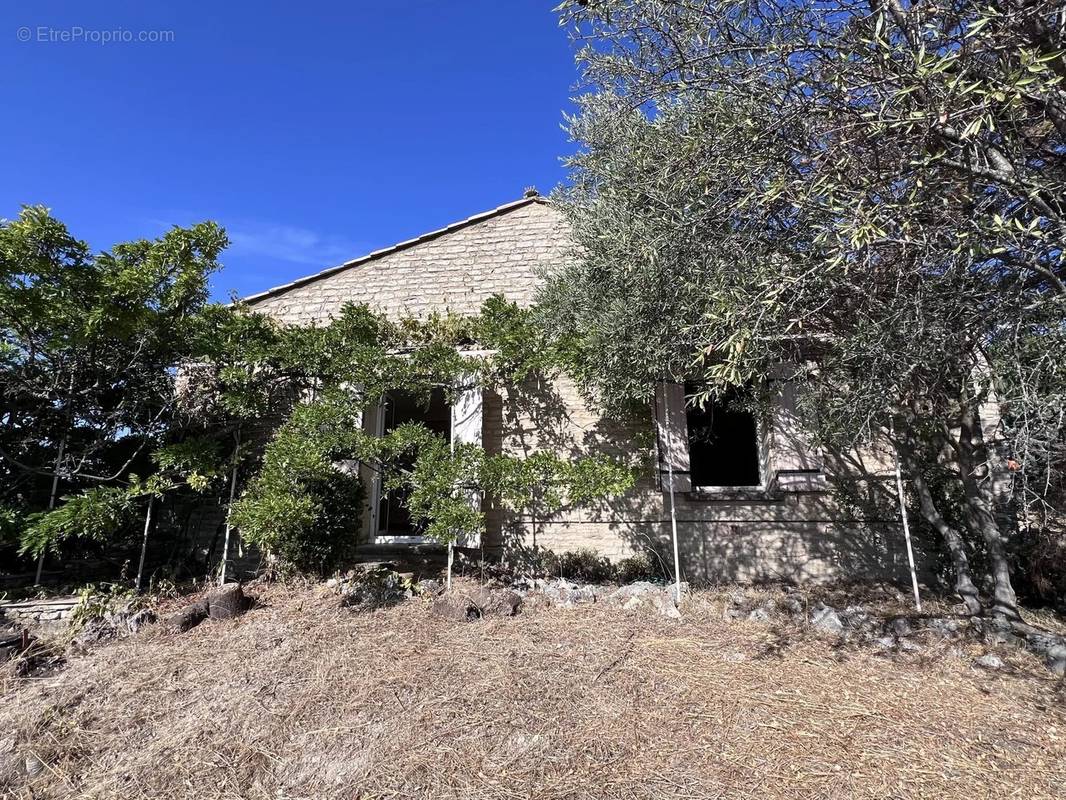 Maison à GORDES