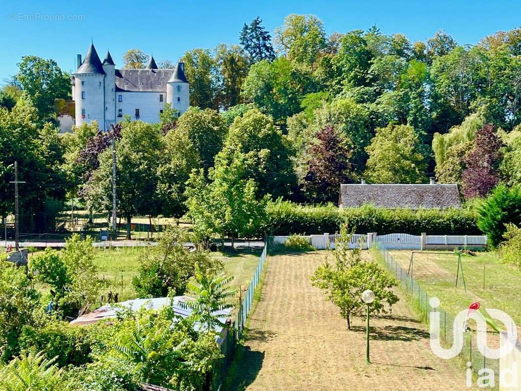 Photo 2 - Maison à LE PONT-CHRETIEN-CHABENET