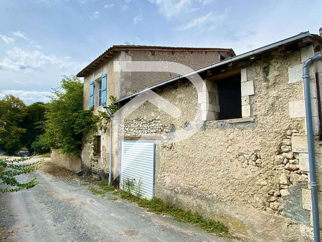 Maison à SAINT-PAUL-LIZONNE