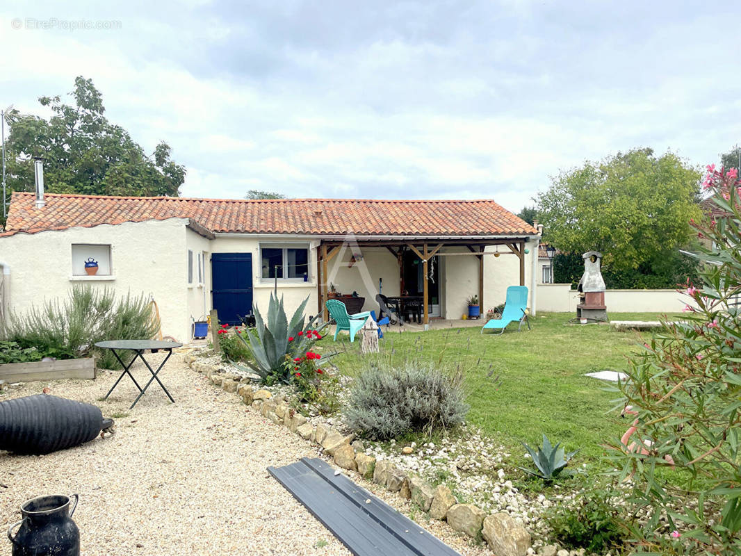 Maison à SAINT-CYR-EN-TALMONDAIS