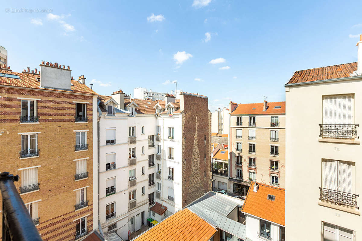 Appartement à COURBEVOIE