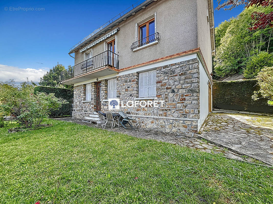 Maison à CHAUDES-AIGUES