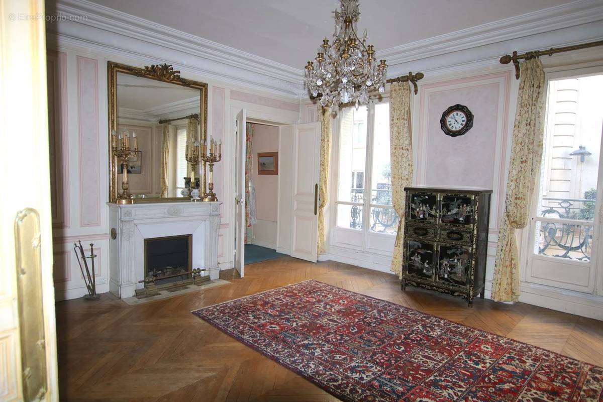 Appartement à PARIS-6E