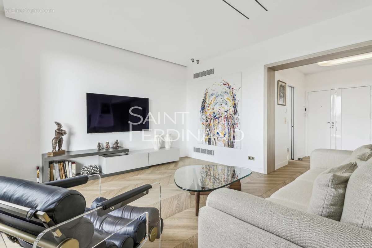 Appartement à NEUILLY-SUR-SEINE