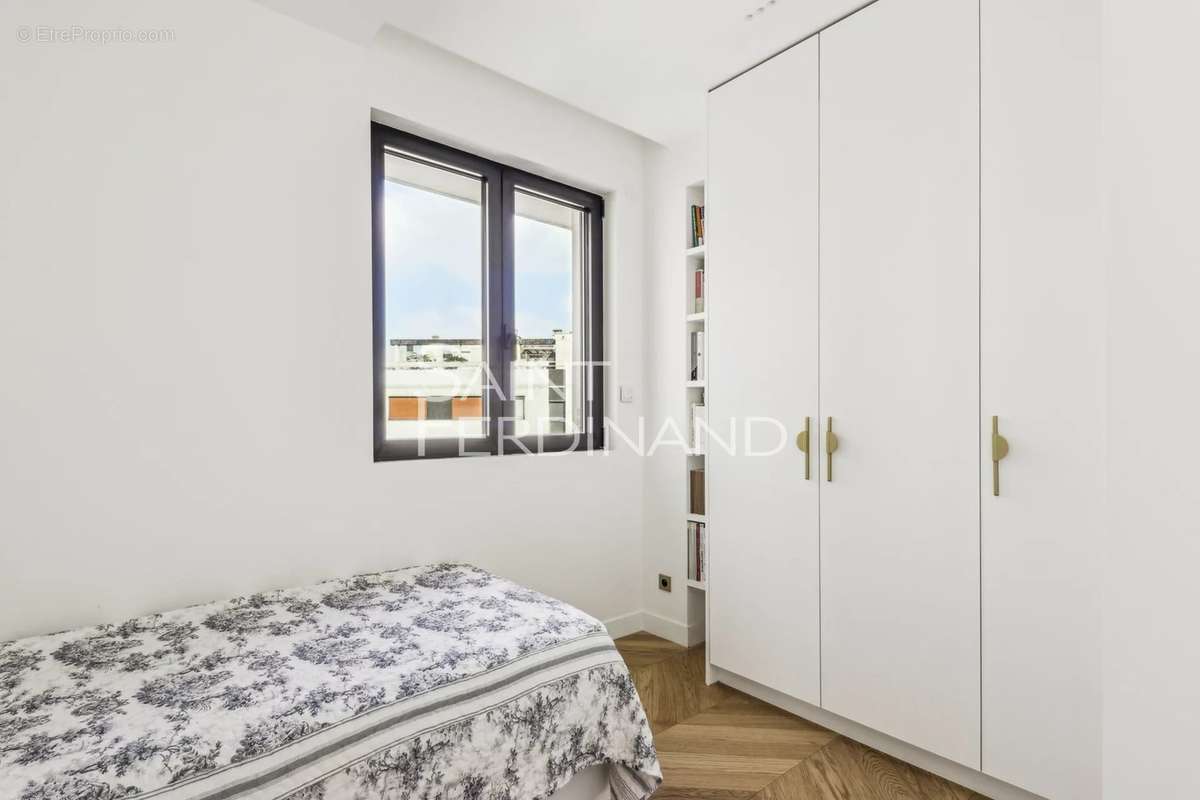 Appartement à NEUILLY-SUR-SEINE