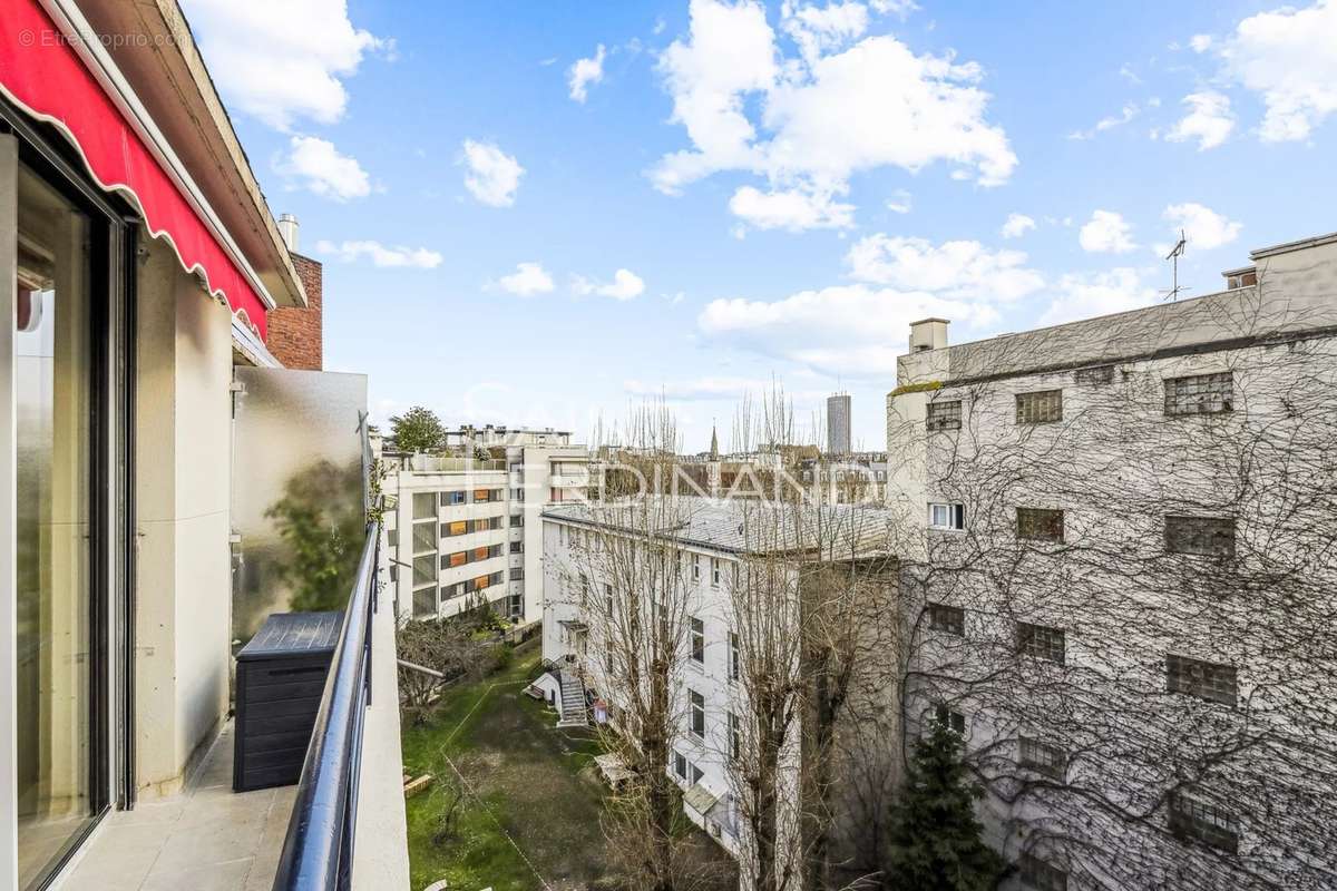 Appartement à NEUILLY-SUR-SEINE