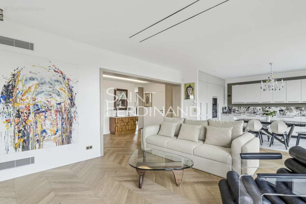 Appartement à NEUILLY-SUR-SEINE