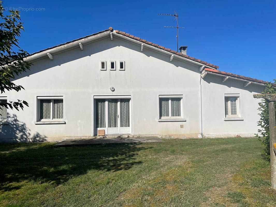 Maison à MOUSTEY