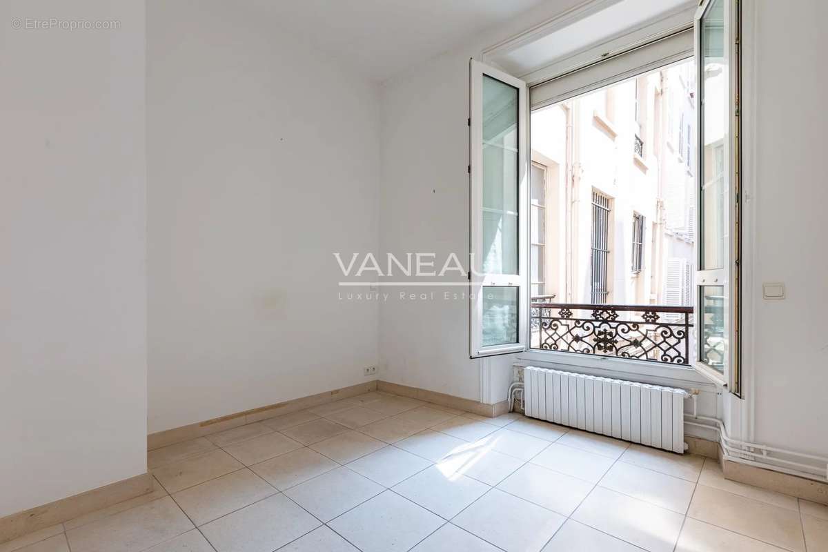 Appartement à PARIS-9E