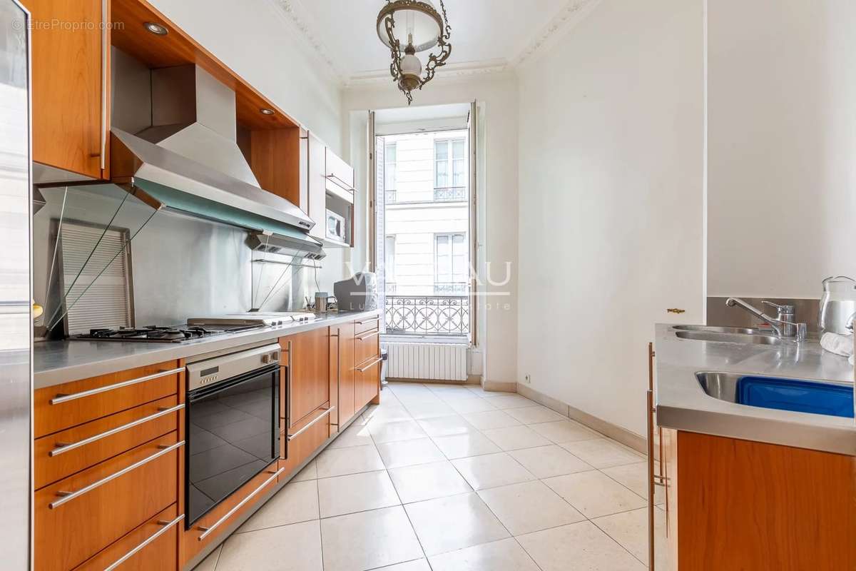 Appartement à PARIS-9E