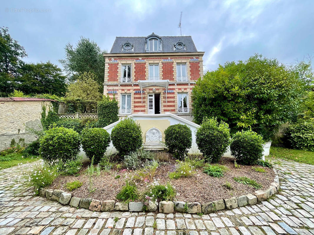 Maison à GRISY-LES-PLATRES