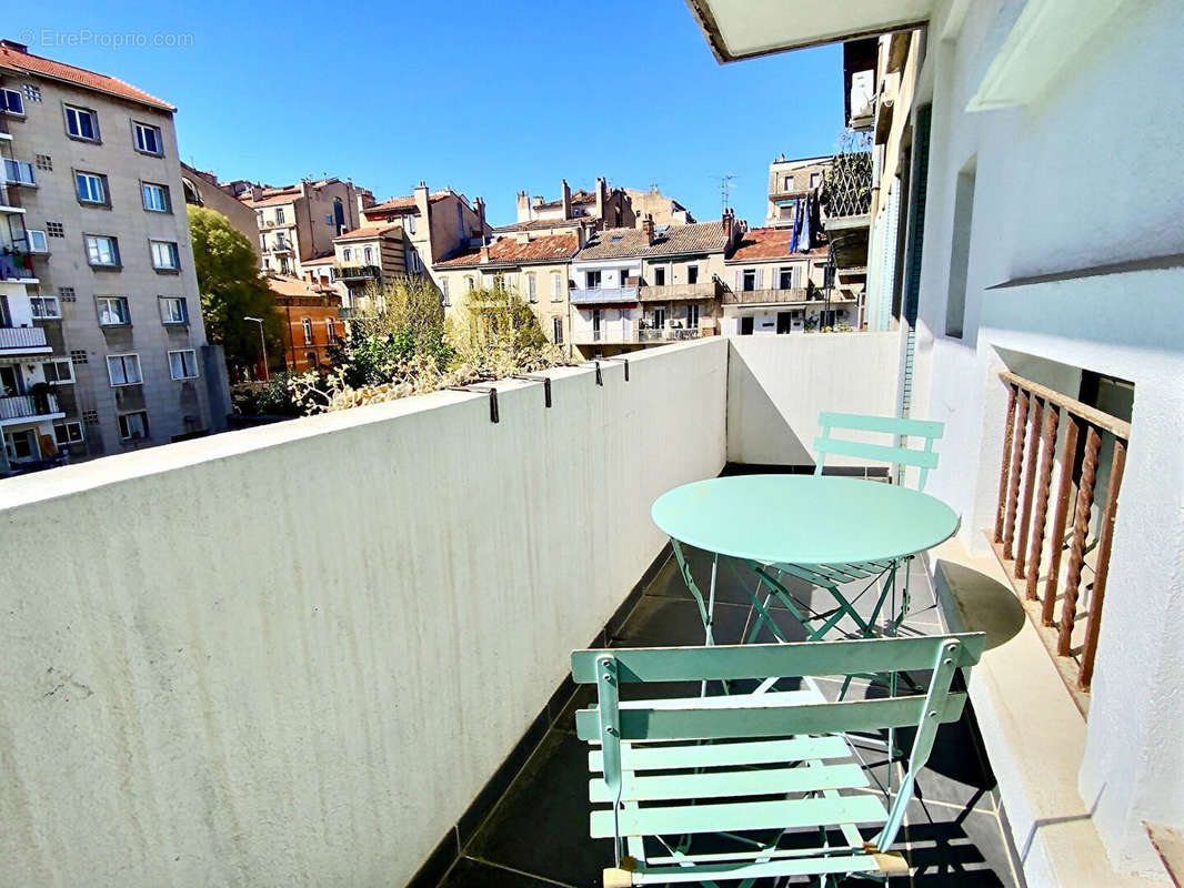 Appartement à MARSEILLE-8E