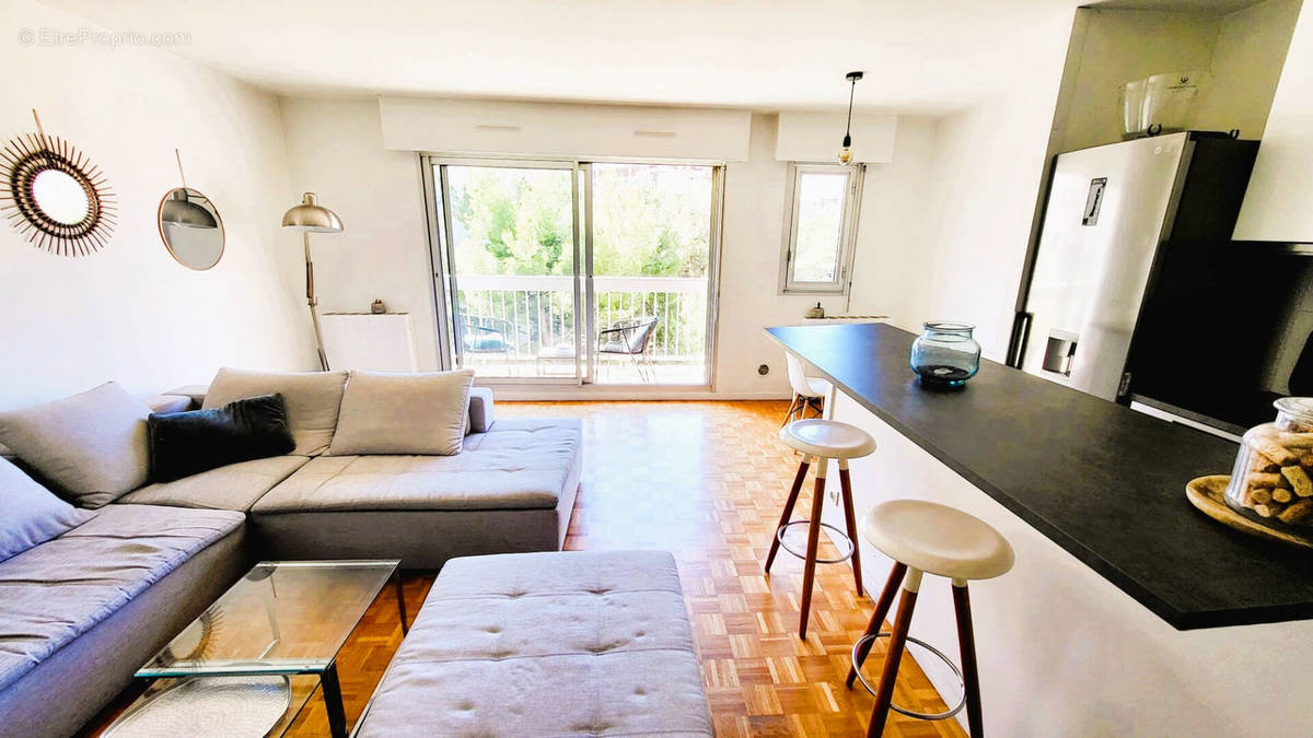 Appartement à MARSEILLE-8E