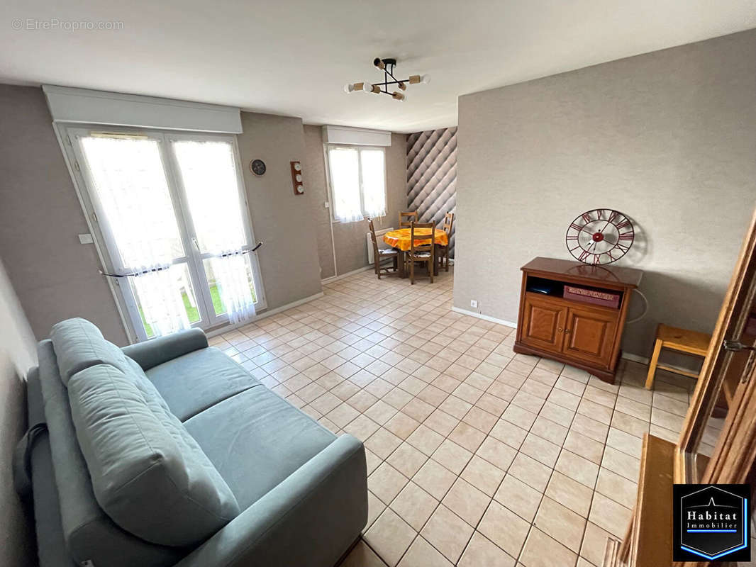 Appartement à LE PLESSIS-BELLEVILLE