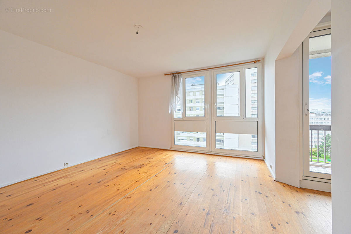 Appartement à PARIS-20E