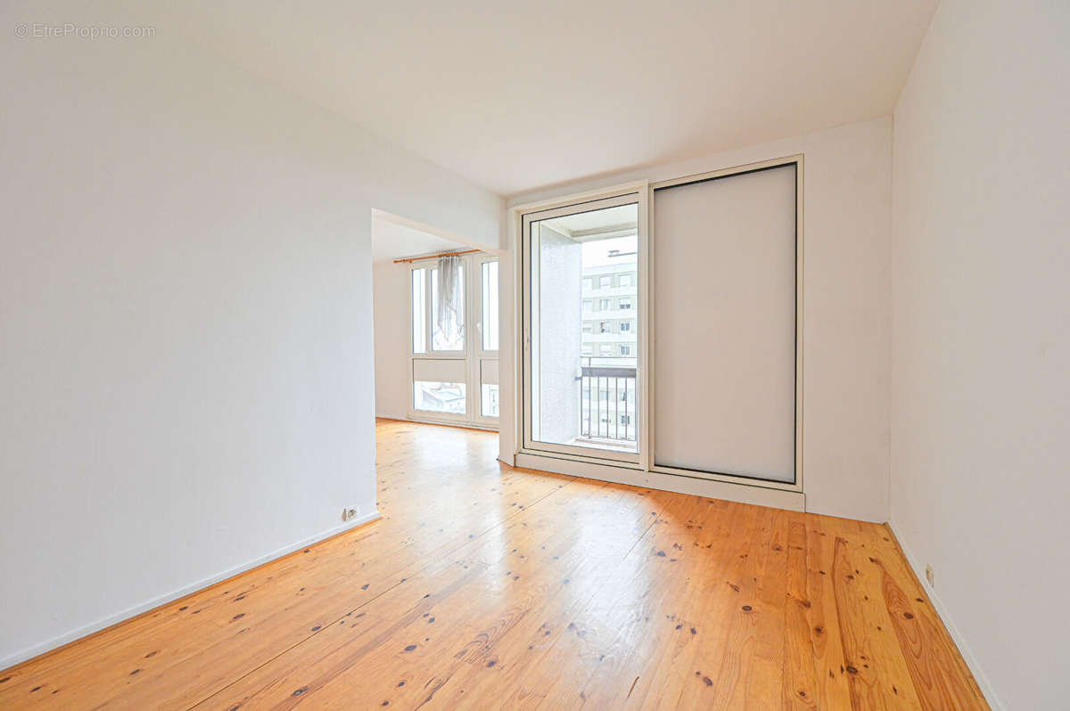 Appartement à PARIS-20E