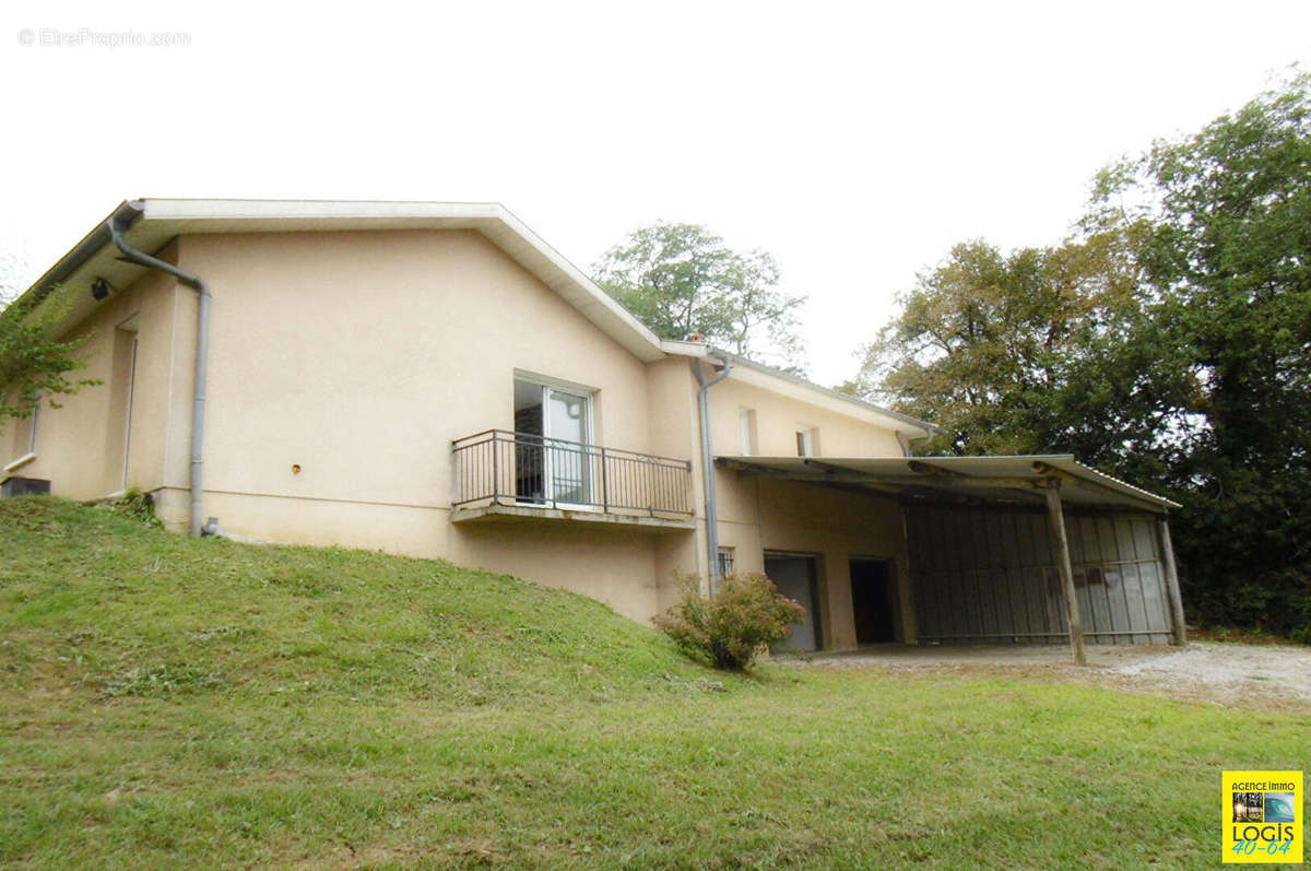 Maison à CAUNEILLE