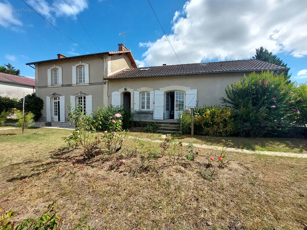 Maison à LENCLOITRE