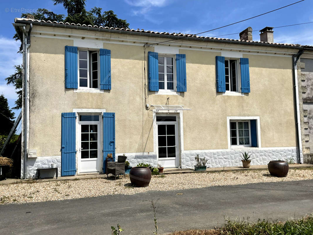 Maison à PESSAC-SUR-DORDOGNE