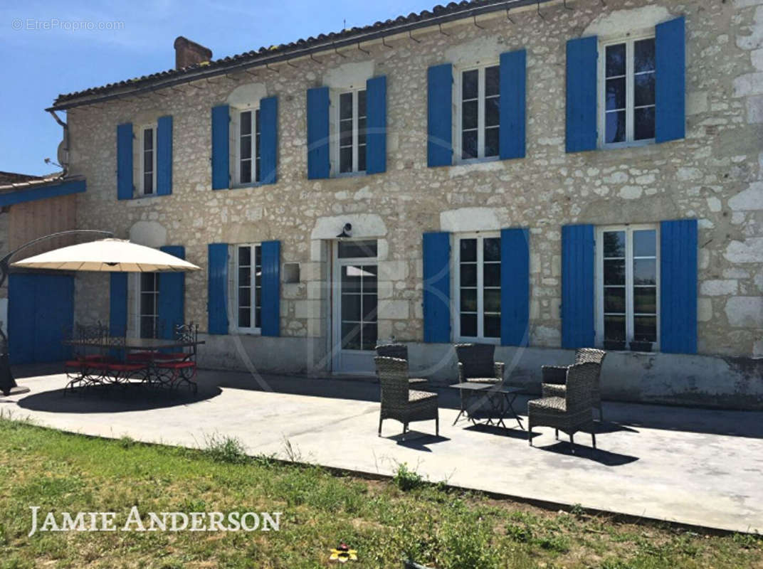 Maison à PESSAC-SUR-DORDOGNE