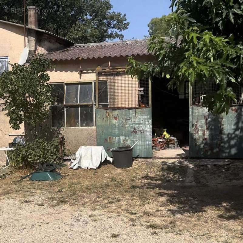 Maison à MEOUNES-LES-MONTRIEUX