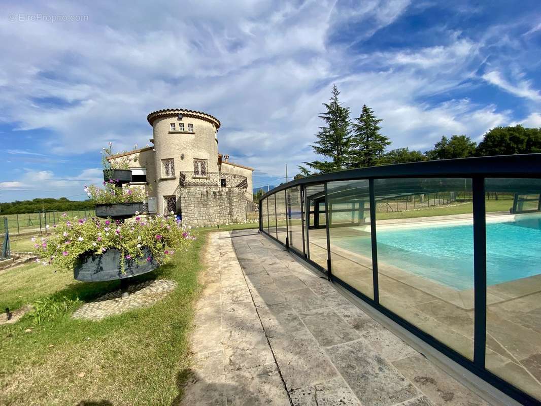 Maison à CHATEAUNEUF-SUR-ISERE