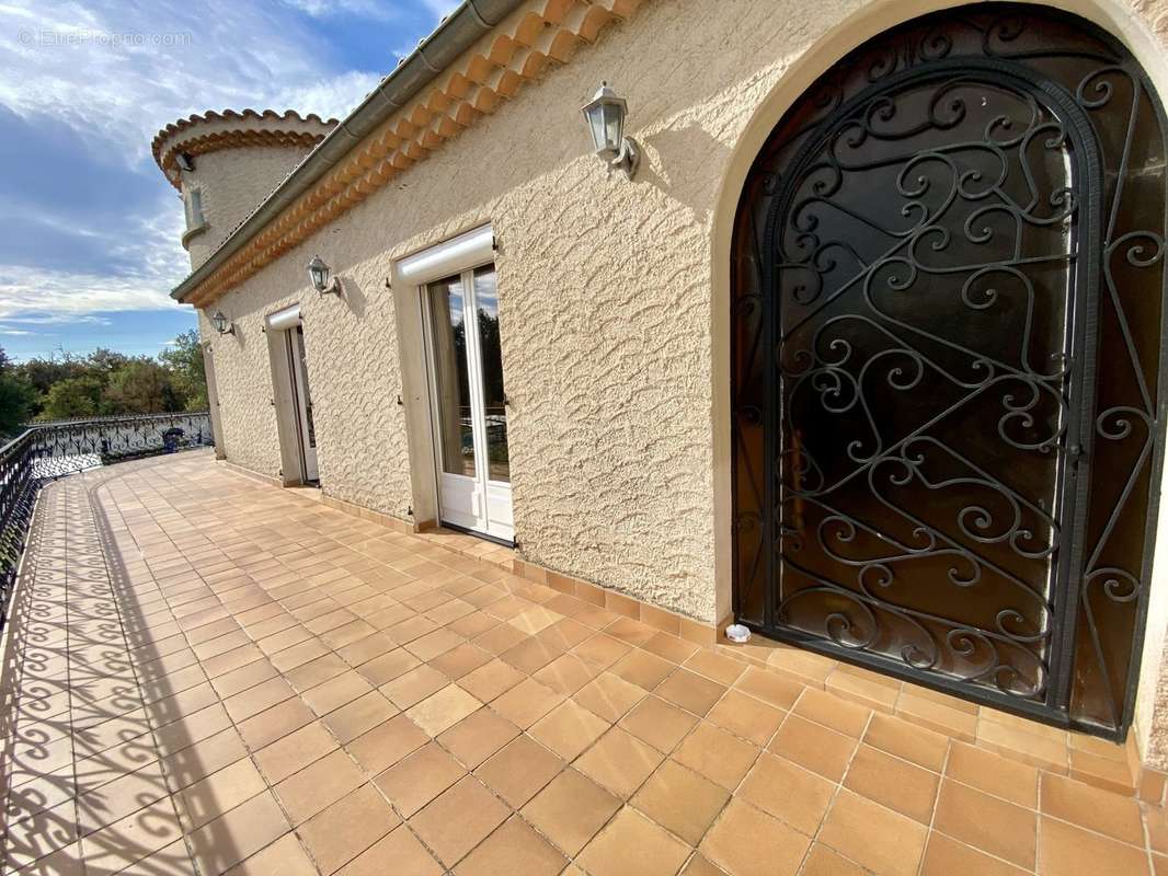 Maison à CHATEAUNEUF-SUR-ISERE