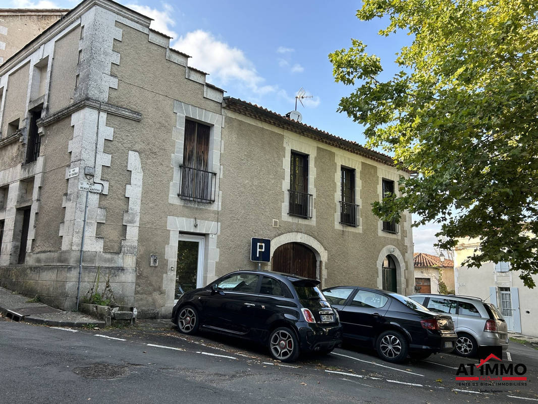 Appartement à COURGEAC