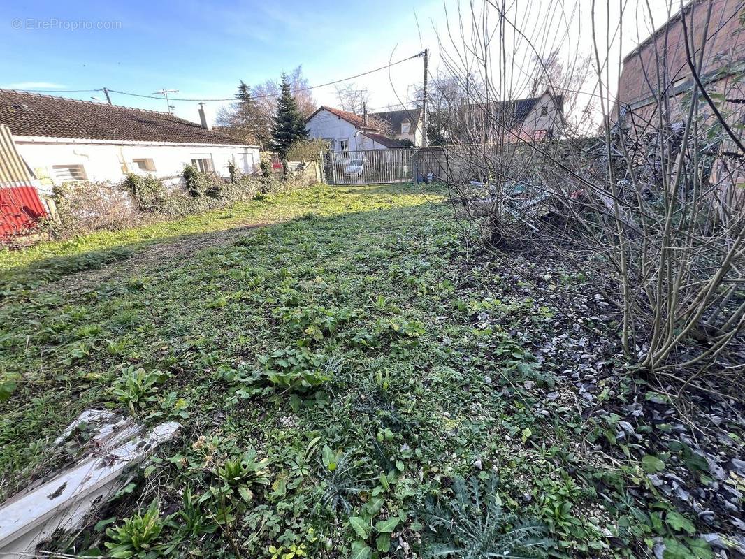 Terrain à SAINT-CHERON