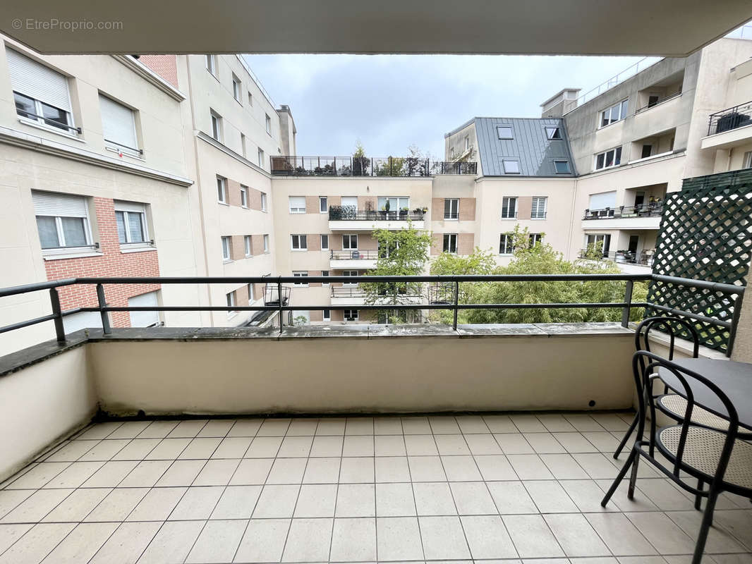 Appartement à ISSY-LES-MOULINEAUX