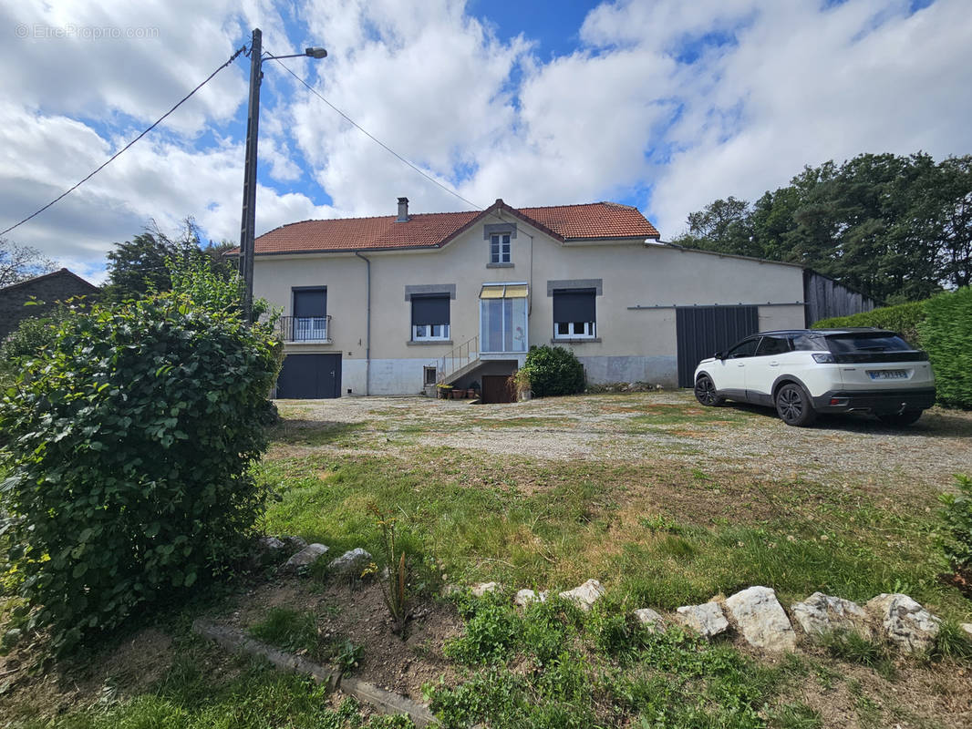 Maison à CHATEAUNEUF-LA-FORET